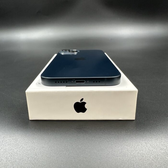 iPhone 13 128GB Midnight - Image 4