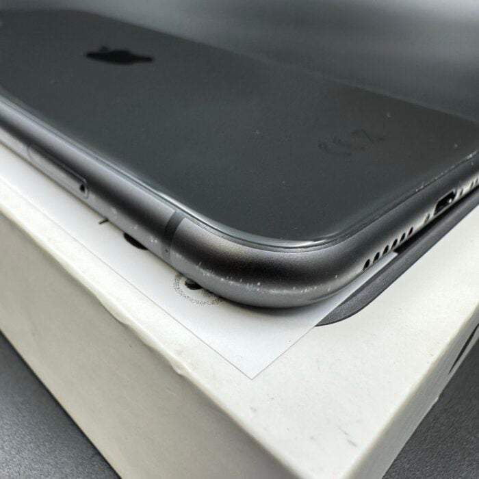 iPhone 11 64GB Black - Image 5