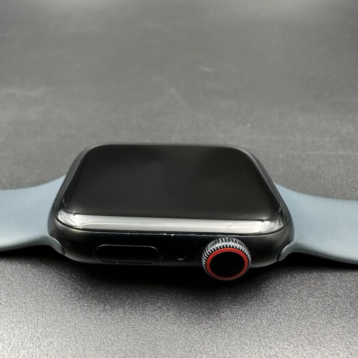 Apple Watch SE (Gen 2) 44MM GPS + Cellular Midnight - Image 4