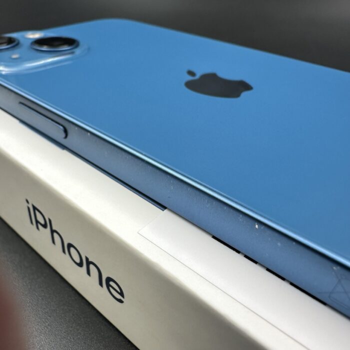 iPhone 13 128GB Blue - Image 4