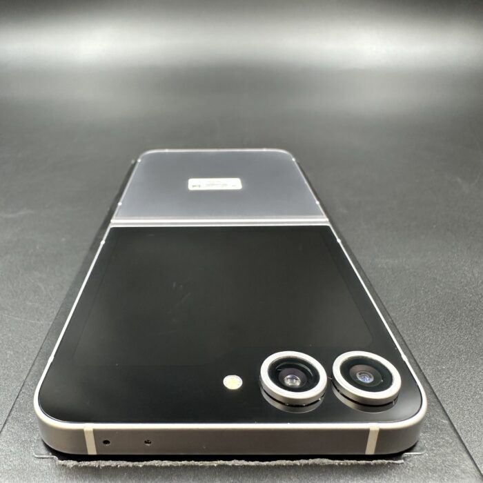 Samsung Z Flip 6 256GB Silver Shadow - Image 6