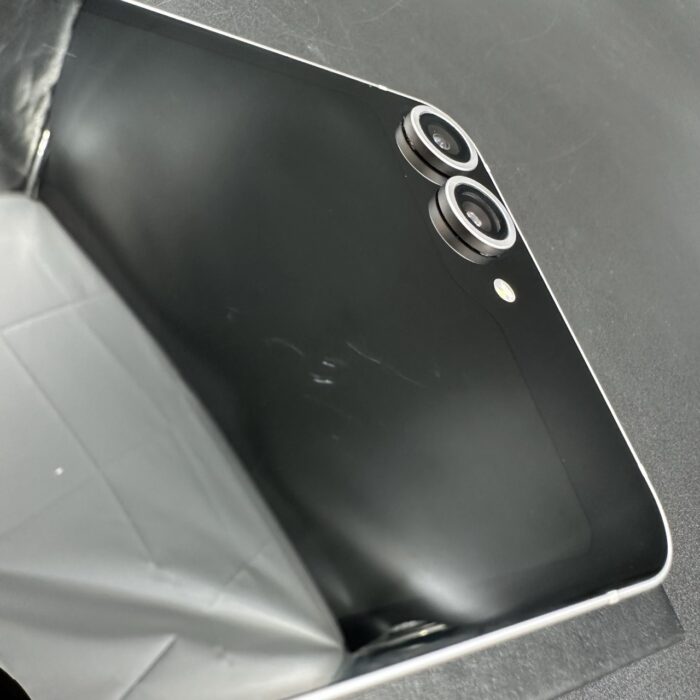 Samsung Z Flip 6 256GB Silver Shadow - Image 8