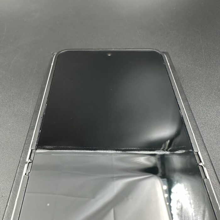 Samsung Z Flip 6 256GB Silver Shadow - Image 10