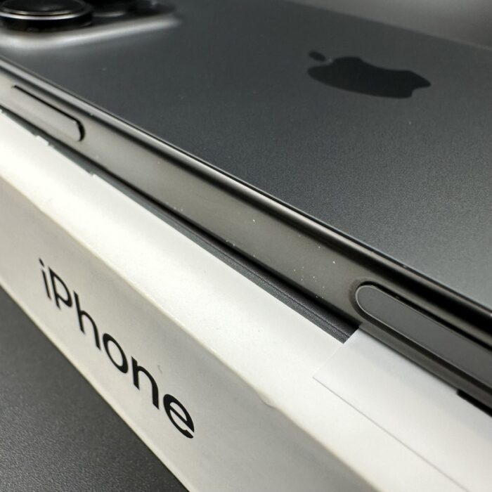 iPhone 16 Pro Max 256GB Black Titanium - Image 4
