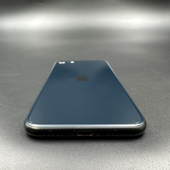 iPhone SE (3rd Gen) 64GB Midnight - Image 3