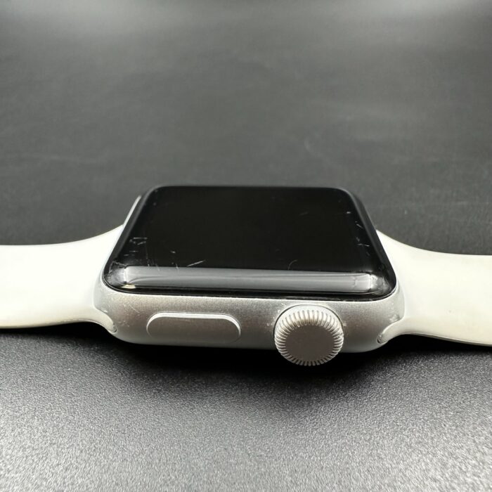 Apple Watch Series 3 38MM Silver - Image 2