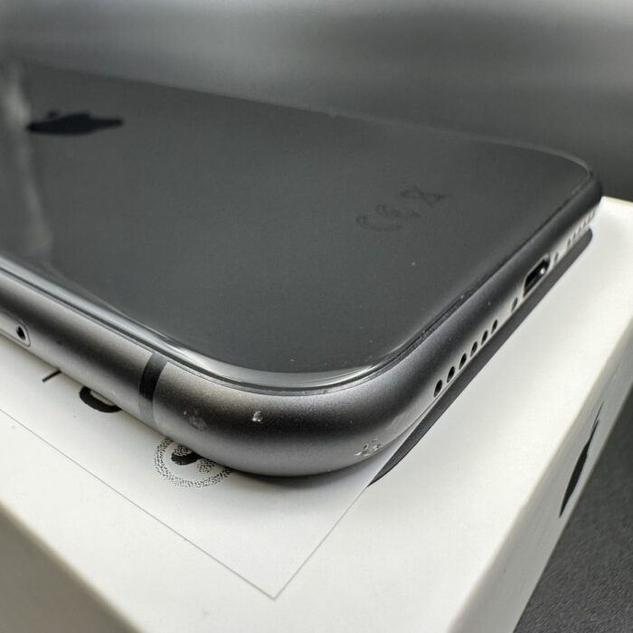 iPhone 11 64GB Black - Image 4