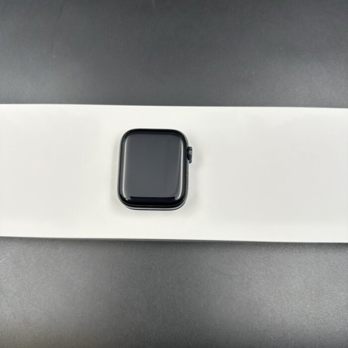 Apple Watch SE (2nd Gen) 44MM Midnight - Image 8