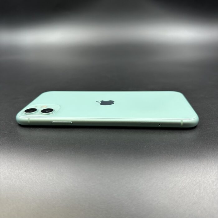 iPhone 11 128GB Green - Image 2