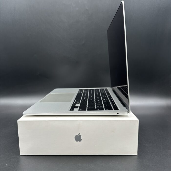 Macbook Air M1 8GB 256GB Silver - Image 4