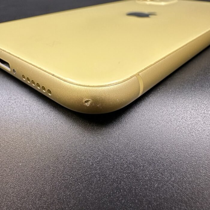 iPhone 11 64GB Yellow - Image 4