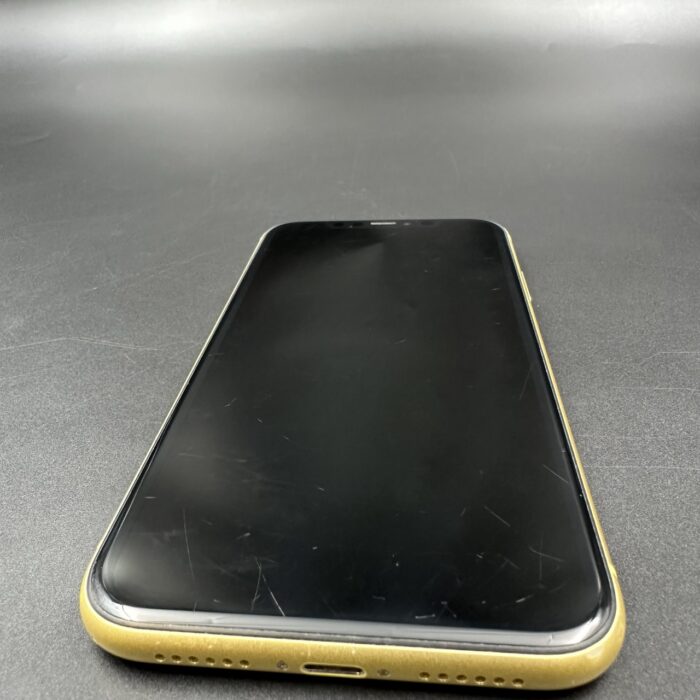 iPhone 11 64GB Yellow - Image 8