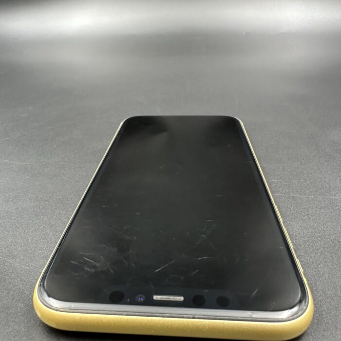iPhone 11 64GB Yellow - Image 9