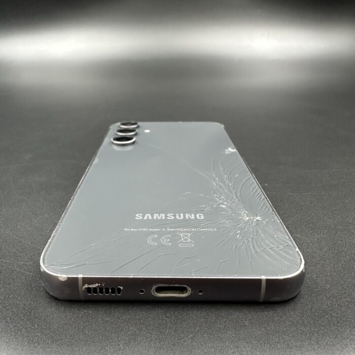 Samsung Galaxy S23 FE 256GB Phantom Black (Cracked Back) - Image 3