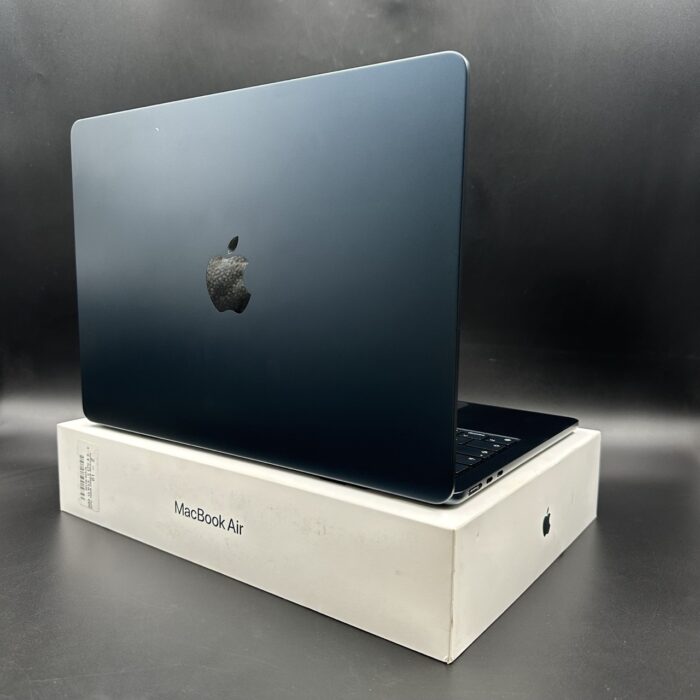 Macbook Air M3 13” 16GB Ram 256GB Space Black - Image 3