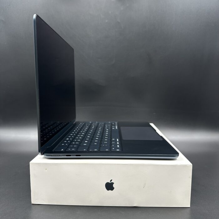 Macbook Air M3 13” 16GB Ram 256GB Space Black - Image 4
