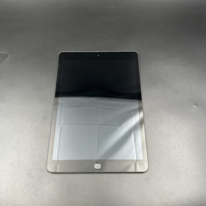 iPad (8th Generation) 128GB Wifi Space Grey - Image 7