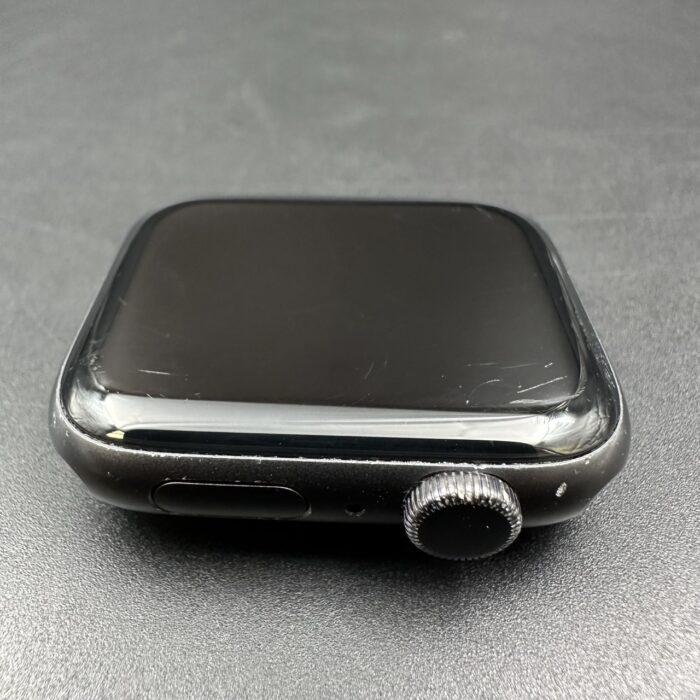 Apple Watch SE (Gen 1) 44MM Space Grey - Image 3