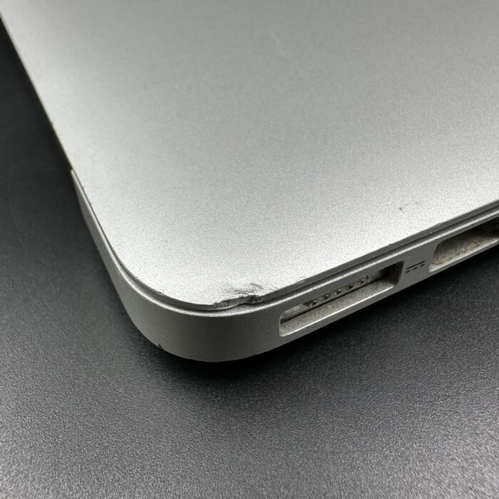 Macbook Air 13" 2017 1.8Ghz | 128GB SSD | 8GB Ram | Core i5 Silver - Image 3