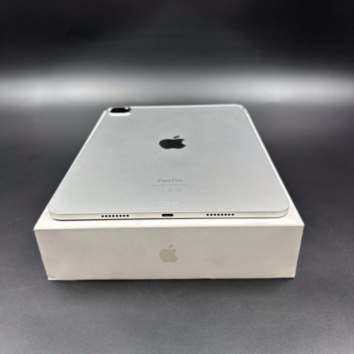 iPad Pro 11-inch M2 256GB (4th Generation) Wifi Silver - Image 4