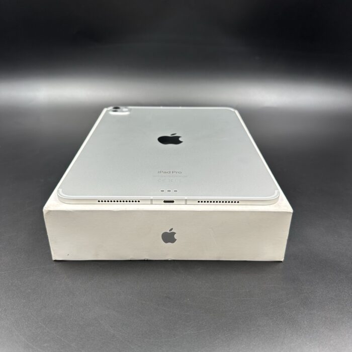 iPad Pro 11-Inch (M4) 256GB WIFI + Cellular - Image 4