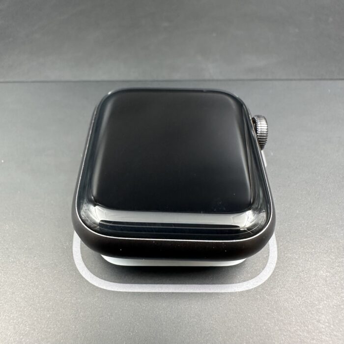 Apple Watch SE (Gen 1) 40MM GPS + Cellular Space Grey - Image 3