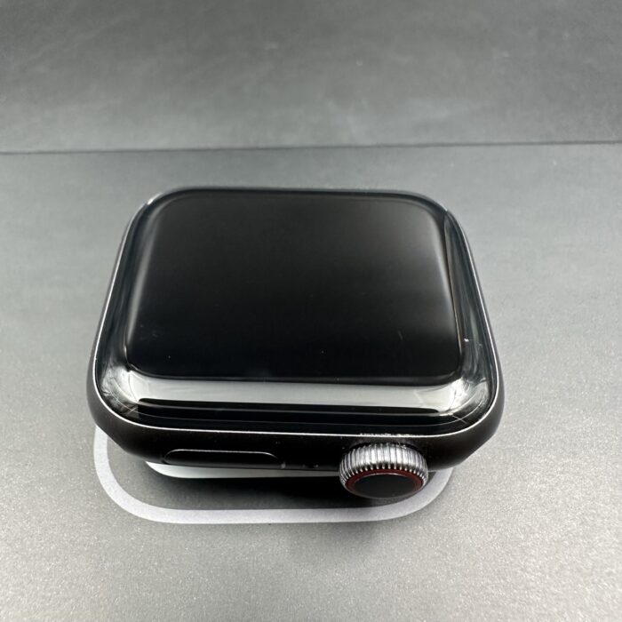 Apple Watch SE (Gen 1) 40MM GPS + Cellular Space Grey - Image 4