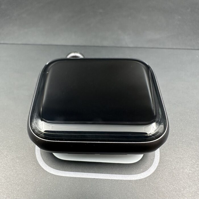 Apple Watch SE (Gen 1) 40MM GPS + Cellular Space Grey - Image 6