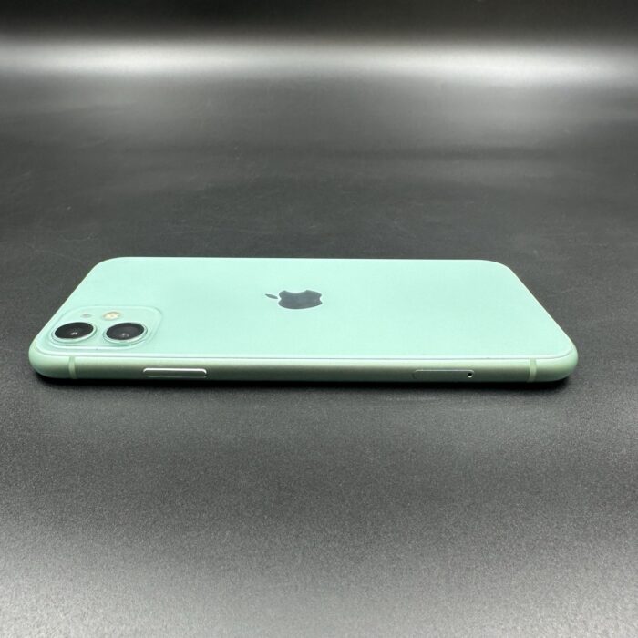 iPhone 11 128GB Green - Image 2