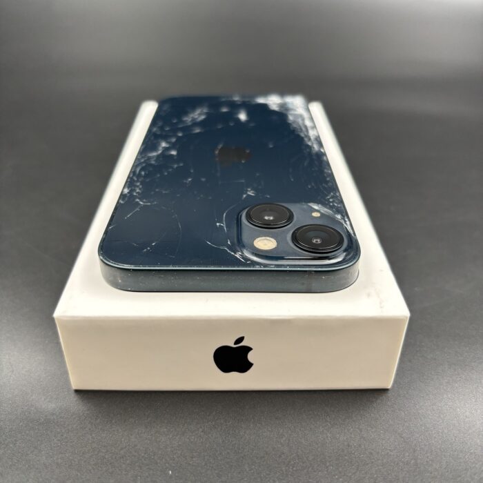 iPhone 13 128GB Midnight (Cracked Back) - Image 6