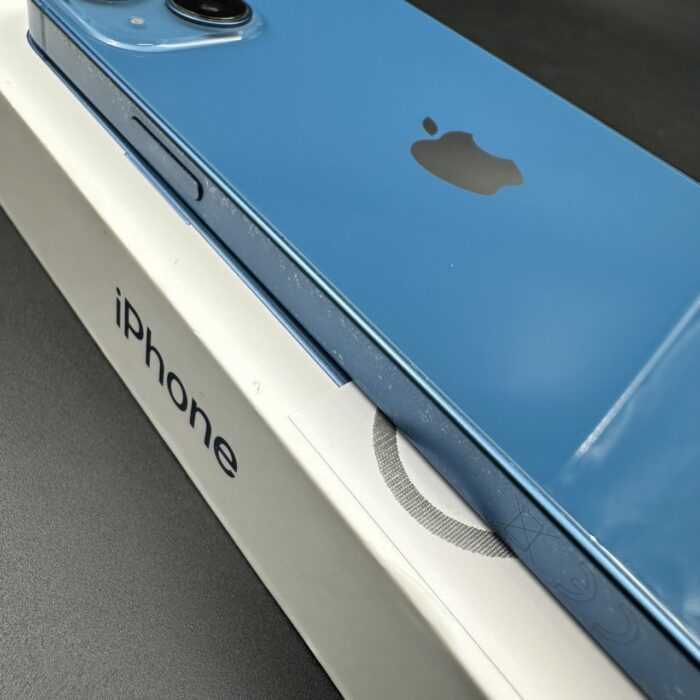 iPhone 13 256GB Blue - Image 4