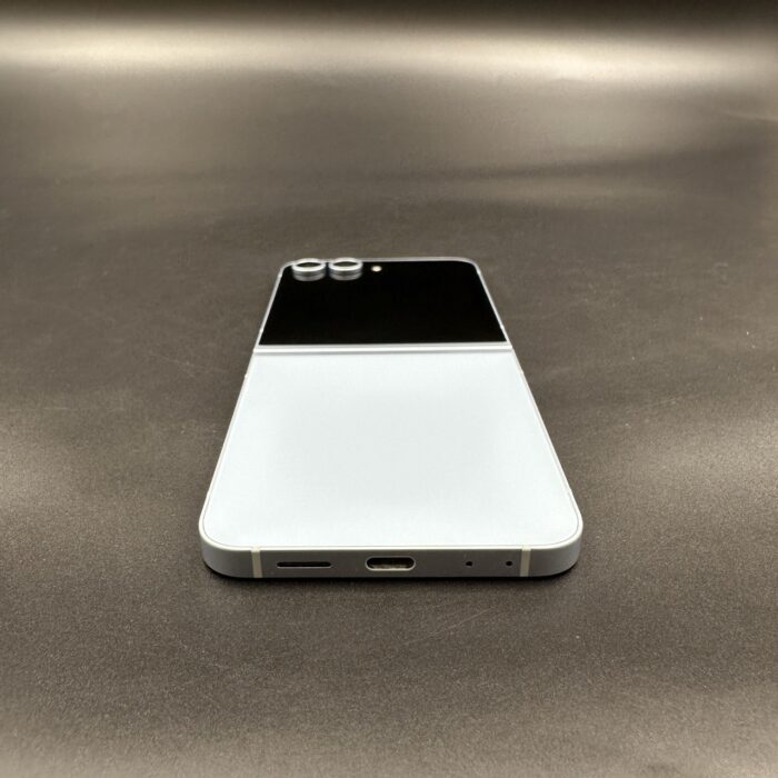 Samsung Galaxy Z Flip 6 256GB Blue - Image 3