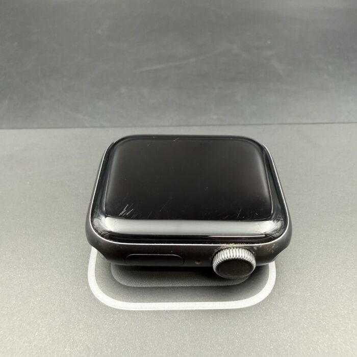 Apple Watch Series 4 40MM Space Grey - Image 4