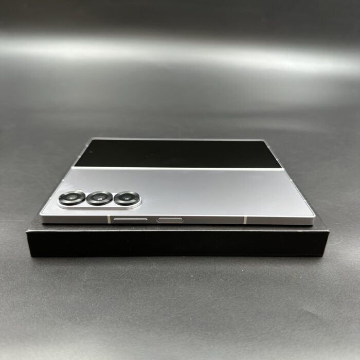 Samsung Galaxy Fold 6 256GB Silver Shadow - Image 3
