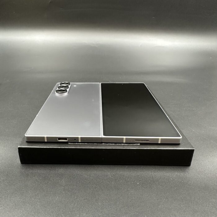 Samsung Galaxy Fold 6 256GB Silver Shadow - Image 4