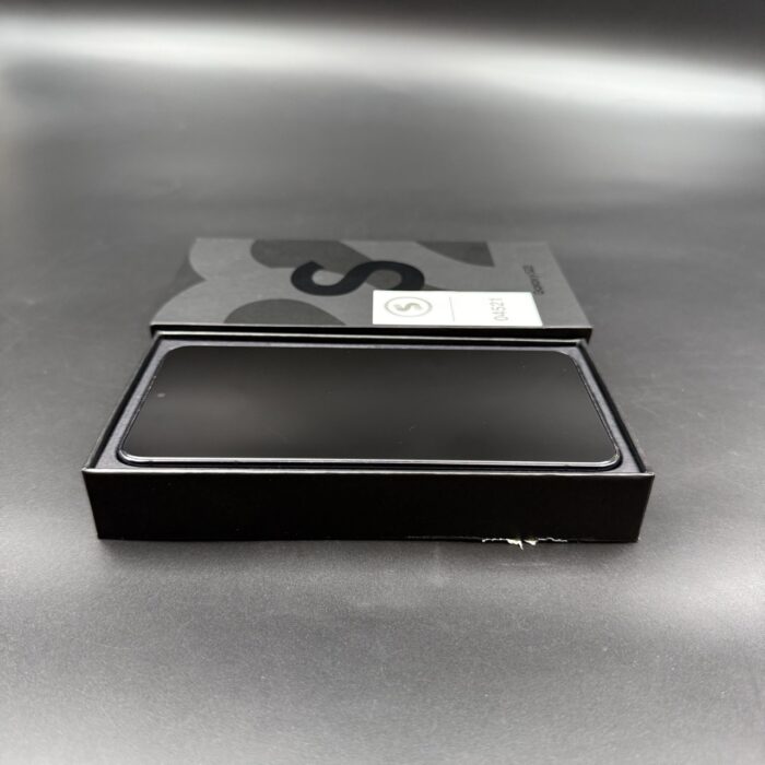 Samsung Galaxy S22 5G 256GB Phantom Black (Cracked Back) - Image 2