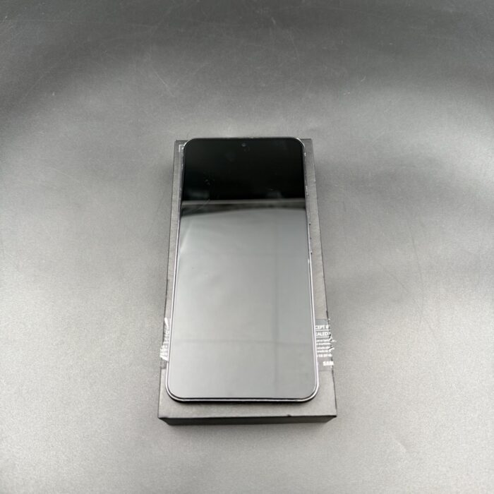 Samsung Galaxy S22 5G 256GB Phantom Black (Cracked Back) - Image 8