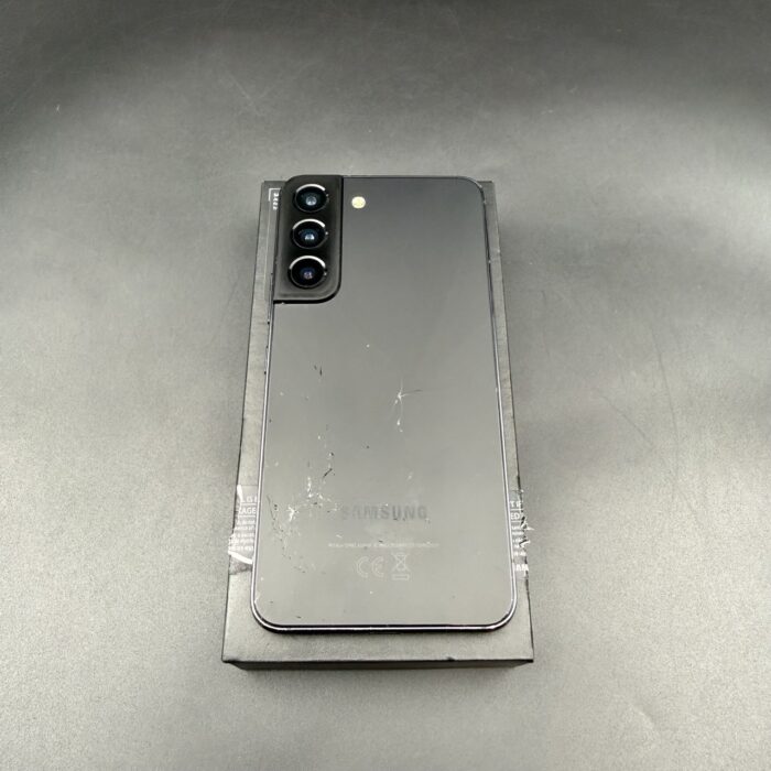 Samsung Galaxy S22 5G 256GB Phantom Black (Cracked Back) - Image 9