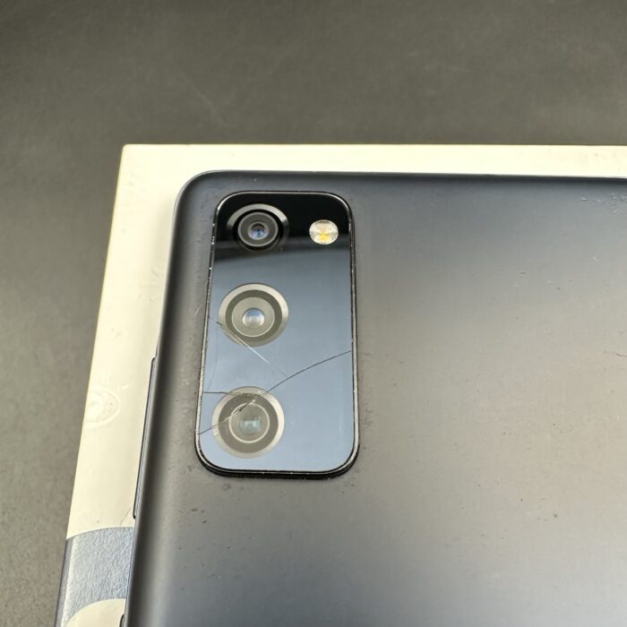 Samsung Galaxy S20 FE 5G 128GB Dual Sim Blue (CRACKED CAMERA) - Image 8