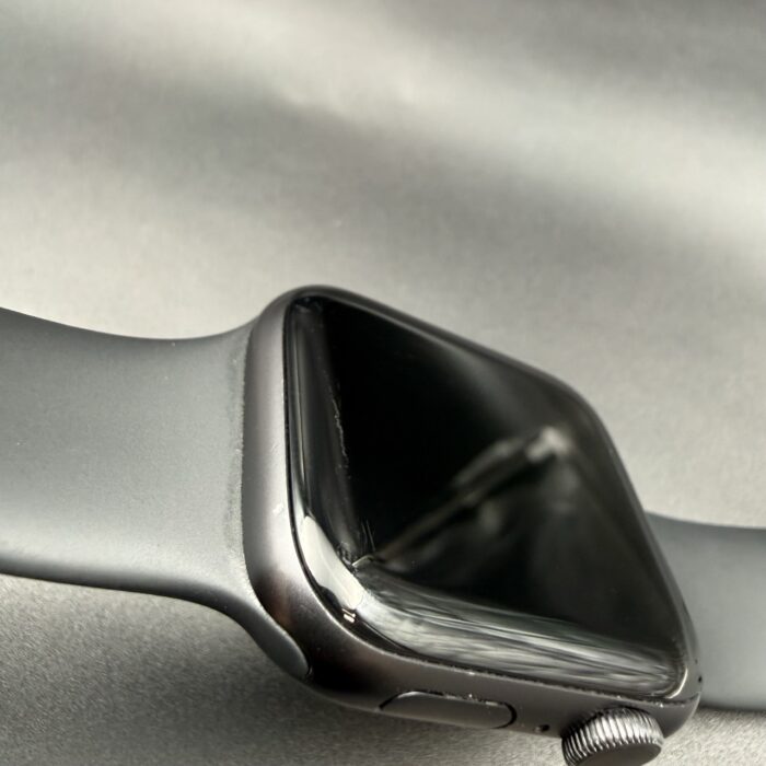 Apple Watch Series 6 44MM Space Grey - Image 4