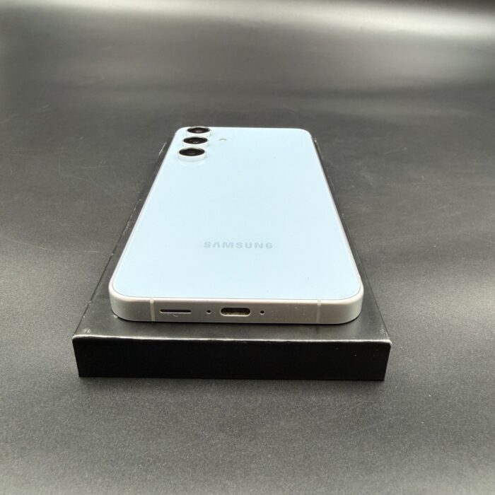 Samsung Galaxy S24 FE 256GB Blue - Image 4