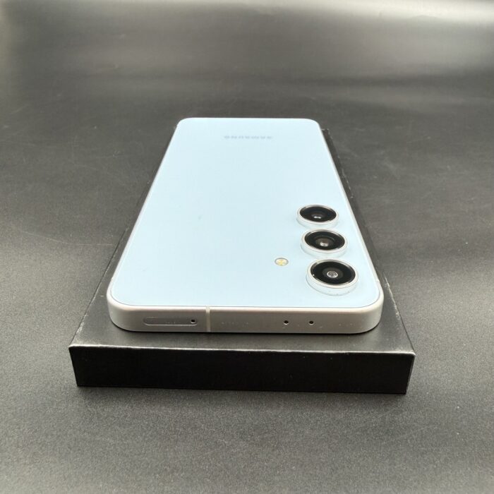 Samsung Galaxy S24 FE 256GB Blue - Image 6