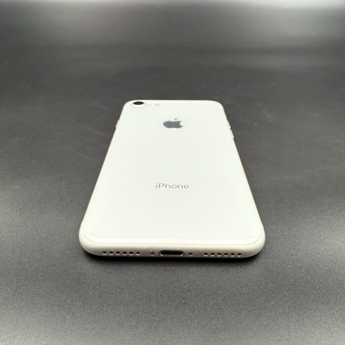 iPhone 8 64GB Silver - Image 3