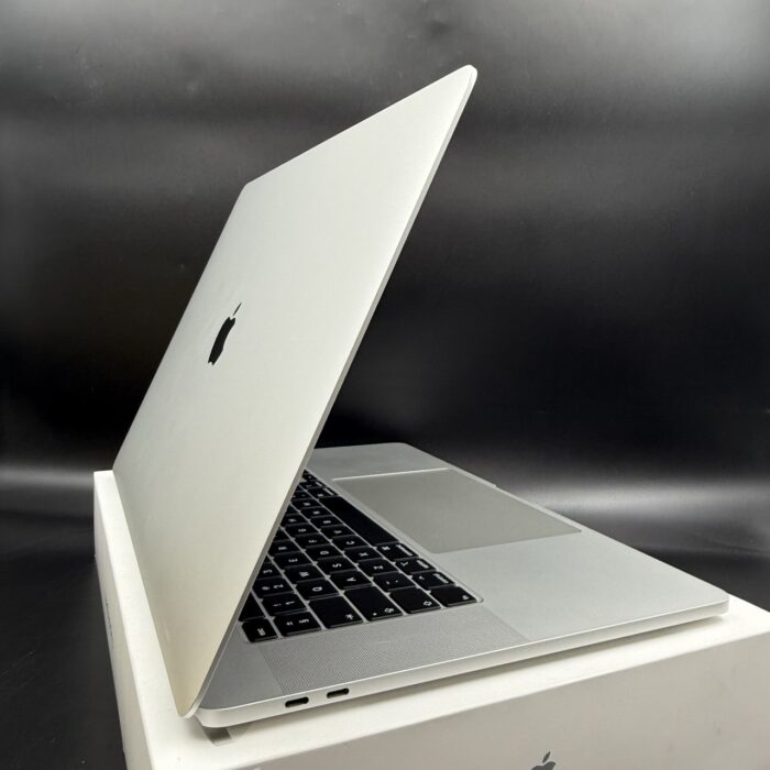 Macbook Pro 16" 2019 Core i9 | 1TB | 16GB Ram - Image 3