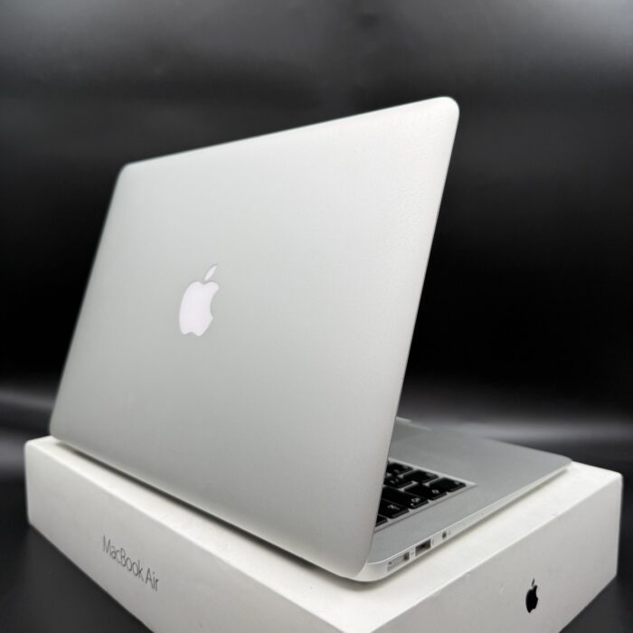 Macbook Air 13" 2017 1.8Ghz | 128GB SSD | 8GB Ram | Core i5 Silver - Image 3