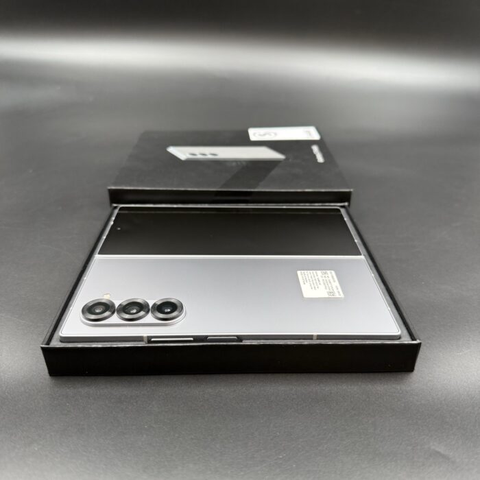 Samsung Galaxy Fold 6 256GB Silver Shadow - Image 2