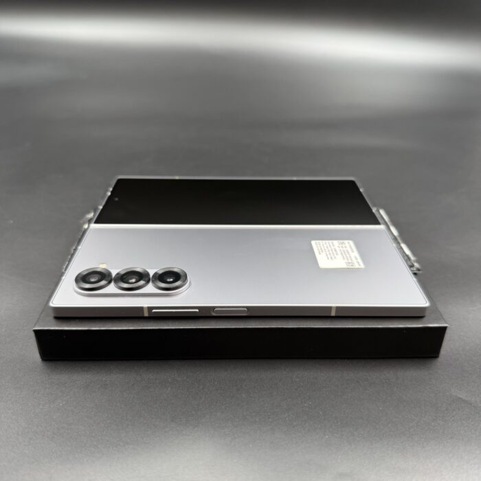 Samsung Galaxy Fold 6 256GB Silver Shadow - Image 3