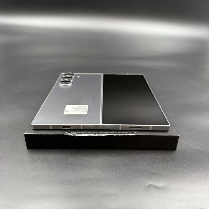 Samsung Galaxy Fold 6 256GB Silver Shadow - Image 5