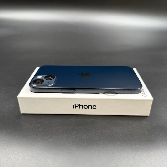 iPhone 13 128GB Midnight - Image 3