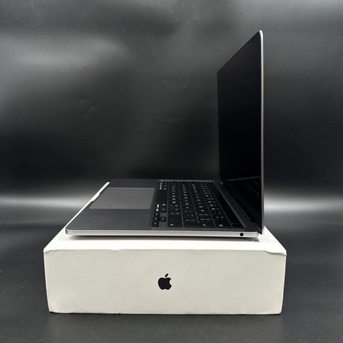 Macbook Pro 13" M2 8GB 256GB Space Grey - Image 6